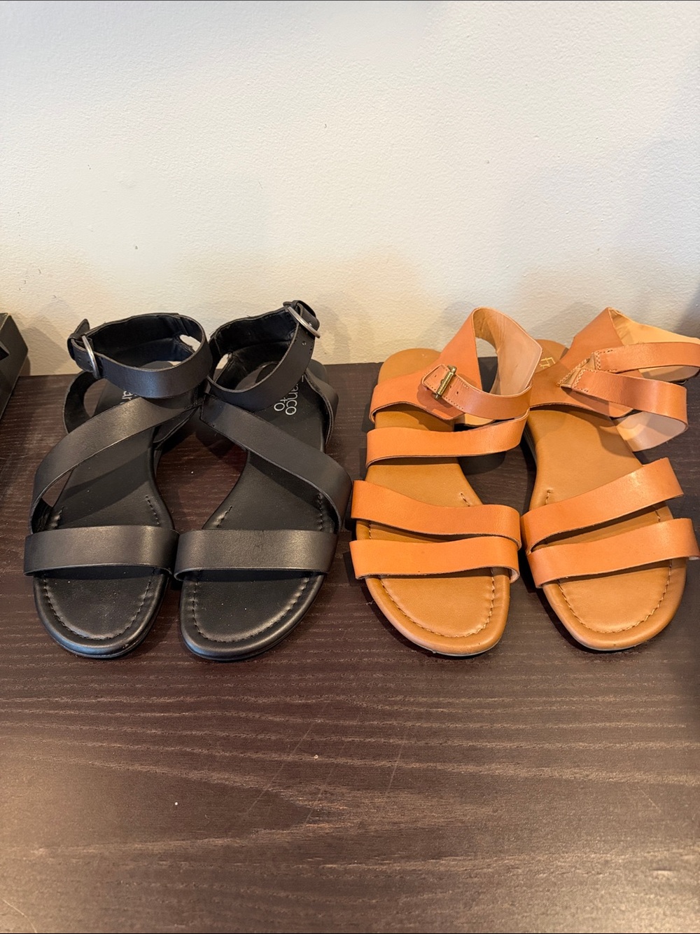 Franco Sarto Black and Tan Leather Strappy Sandals size 8 GUC